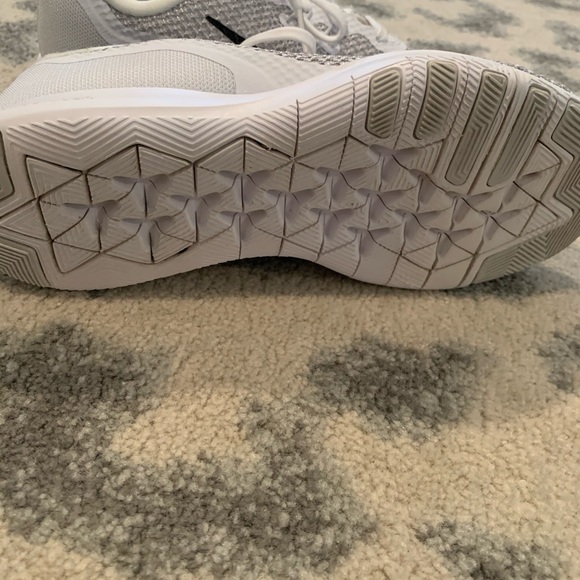 NIKE- 3 Pairs Of Sneakers/Running Shoes - Picture 3 of 7